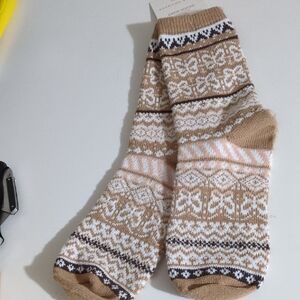 American Eagle Outfitters Tan and White Butterfly Alpaca Pattern Crew Socks NWT